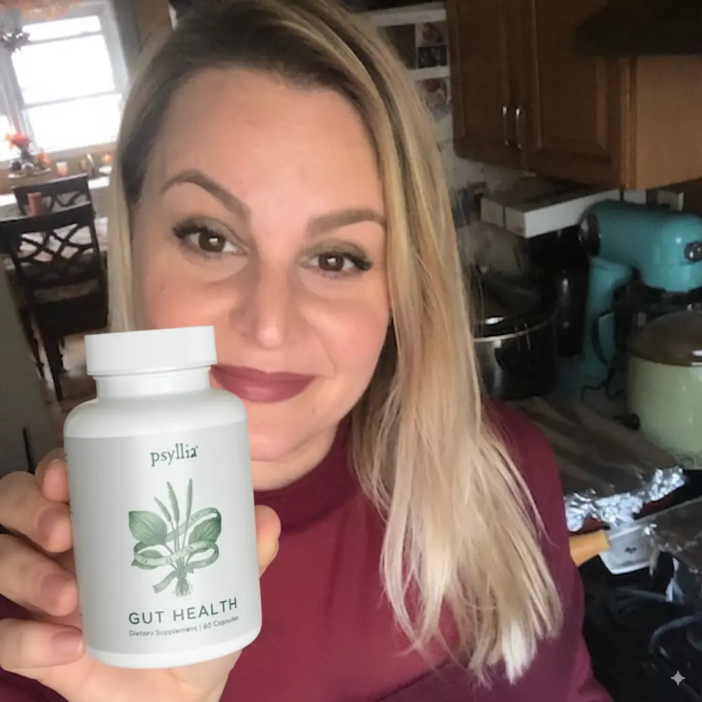 Patricia holding her bottle of Psyllia